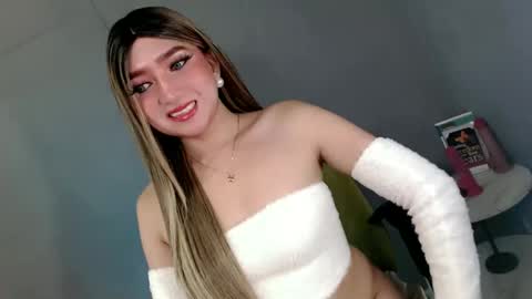 ellaine online show from March 2025 09:51:02 PM