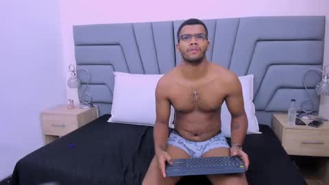 Marco y Luna  online show from May 2026 11:27:02 AM