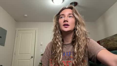 Katy online show from November 2025 02:13:02 AM