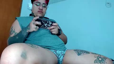 Charlee He online show from October 2025 10:57:02 AM