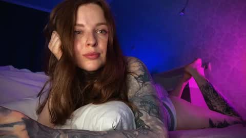 Mary     X TechnoElfff  INST    fansly kissmary online show from December 2024 05:10:02 PM