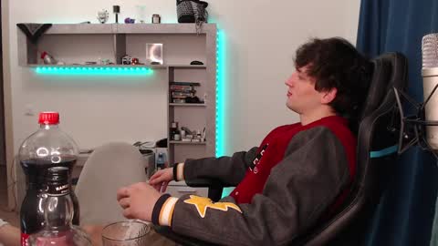 Teddy online show from December 2024 09:42:02 PM