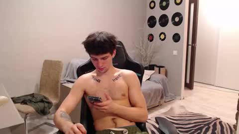 Teddy online show from November 2025 05:23:02 PM