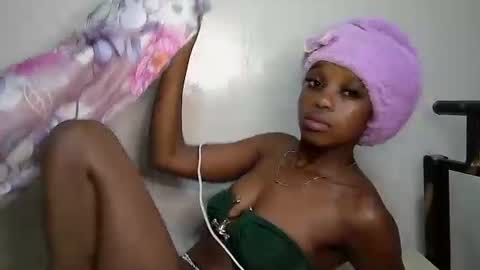 Snapshot of tee_maya chatting on June 2026 02:35:02 AM Baby maya online show from June 2026 02:35:02 AM