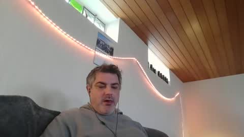 Peter online show from February 2025 10:29:01 AM