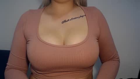 Teeyara  online show from October 2025 09:26:02 PM