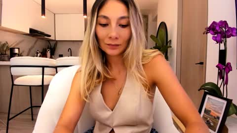 Amy No penetration Virgiin giirl online show from March 2025 04:07:02 AM