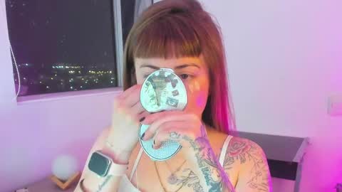 tekila__ online show from April 2026 11:43:02 PM