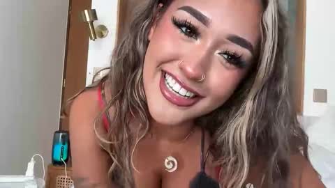 Telea Evans online show from January 2026 05:02:02 AM