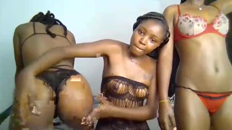 Snapshot of tempting_tiah chatting on November 2025 11:11:01 AM tiah online show from November 2025 11:11:01 AM