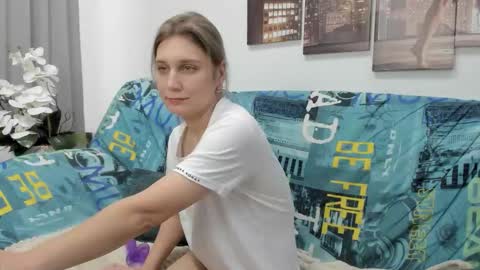 tenderly_sophie online show from November 2025 01:19:01 AM