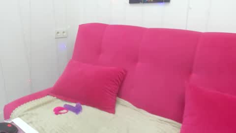 tenderly_sophie online show from December 2025 08:08:02 AM