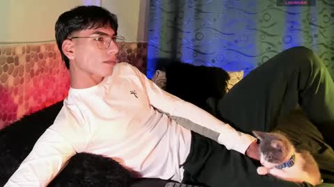 Teo online show from December 2024 06:15:01 PM