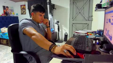 teoyes_ online show from November 2025 02:44:01 AM