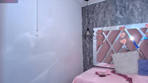 Terra Elowen online show from September 2025 11:45:02 AM