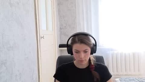 Anny Simpson online show from September 2025 06:18:02 AM