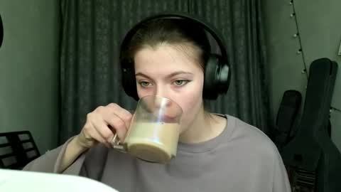 Snapshot of terranaufzinger chatting on February 2026 06:11:02 AM Anny Simpson online show from February 2026 06:11:02 AM