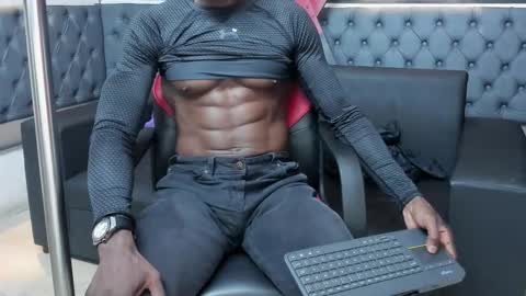 terranze_z online show from December 2025 09:00:01 PM