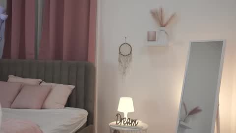 Tessa online show from December 2025 02:13:01 PM