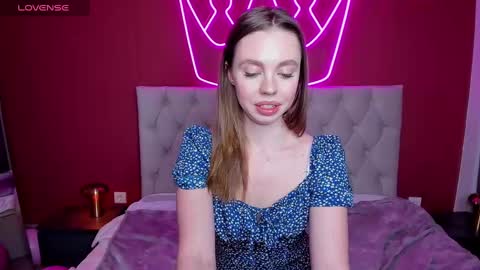 Tessa 3 online show from February 2025 05:02:01 AM