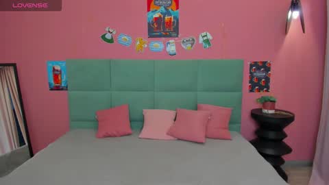 Tessa 3 online show from September 2025 01:41:02 AM