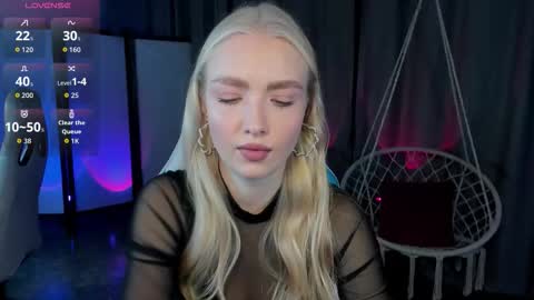 TessaHamilton online show from November 2025 08:18:01 AM