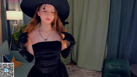 Cindy online show from October 2025 04:19:01 PM