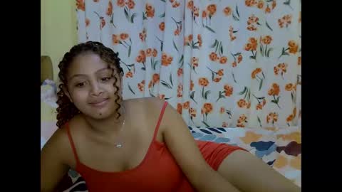 Snapshot of tessmia chatting on April 2026 07:15:01 PM tessmia online show from April 2026 07:15:01 PM