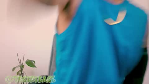 Milo online show from December 2025 05:40:02 PM