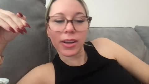 Daphne Summers online show from November 2025 04:08:02 PM