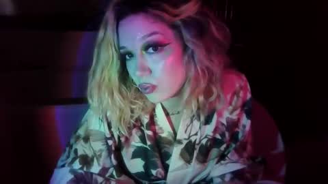 TEXASGIRLLLL online show from May 2026 11:43:02 PM