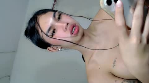 Luna online show from February 2025 08:49:01 PM