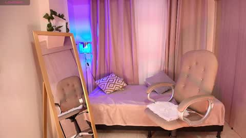 Thais online show from February 2025 12:24:01 PM