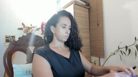 Thalia Gomex online show from February 2025 04:40:01 AM