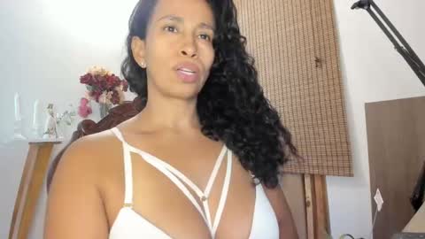 Thalia Gomex online show from September 2025 09:37:01 PM