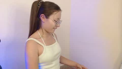  Thalia Anderson  online show from September 2025 02:54:02 AM