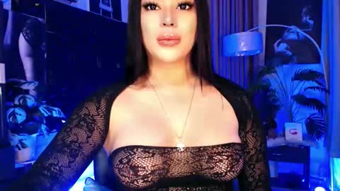 THALIA  online show from November 2025 06:22:02 PM