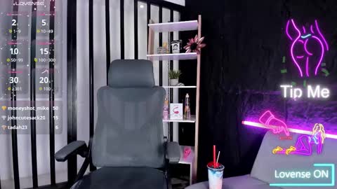 Snapshot of thaliabrooks_ chatting on September 2025 05:18:02 AM Thalia online show from September 2025 05:18:02 AM