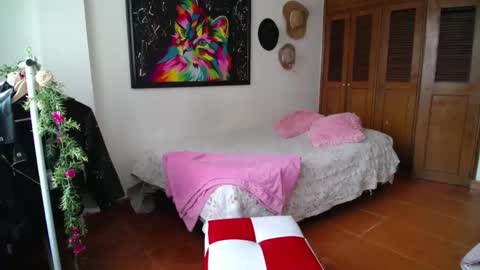 Snapshot of thaliacooper chatting on December 2024 06:53:01 PM online show from December 2024 06:53:01 PM