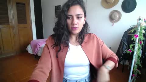 Snapshot of thaliacooper chatting on February 2025 09:04:02 PM online show from February 2025 09:04:02 PM