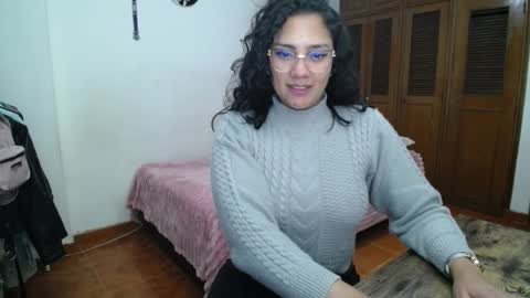 Snapshot of thaliacooper chatting on September 2025 11:39:02 PM online show from September 2025 11:39:02 PM