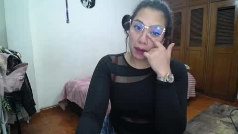 Snapshot of thaliacooper chatting on September 2025 06:18:02 AM online show from September 2025 06:18:02 AM