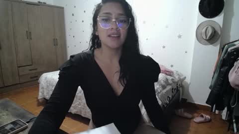 Snapshot of thaliacooper chatting on October 2025 05:35:02 AM online show from October 2025 05:35:02 AM