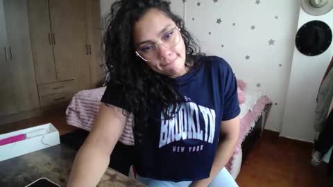 Snapshot of thaliacooper chatting on November 2025 05:35:01 PM online show from November 2025 05:35:01 PM