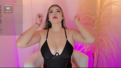 Snapshot of thaliafox_ chatting on September 2025 07:19:02 PM Thalia online show from September 2025 07:19:02 PM