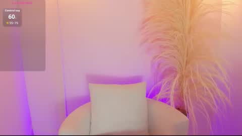 Snapshot of thaliafox_ chatting on October 2025 10:51:01 PM Thalia online show from October 2025 10:51:01 PM