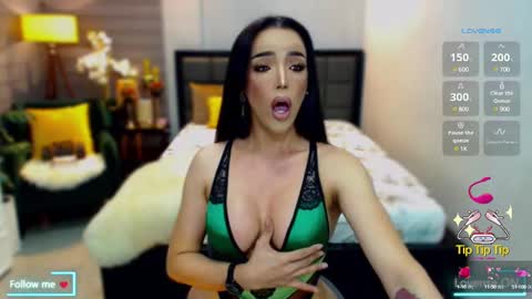 Snapshot of thaliasexgoddess chatting on December 2024 05:04:02 AM T H A L I A online show from December 2024 05:04:02 AM