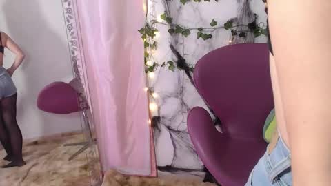   online show from November 2025 11:49:02 PM