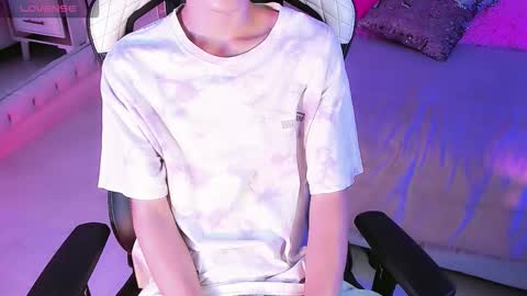 Snapshot of thanier_18 chatting on March 2026 08:04:01 PM thanier_18 online show from March 2026 08:04:01 PM