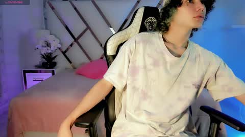 thanier_18 online show from May 2026 07:23:02 PM